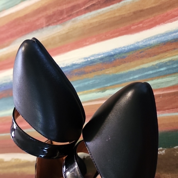 Shoes - Picture 3 of 4